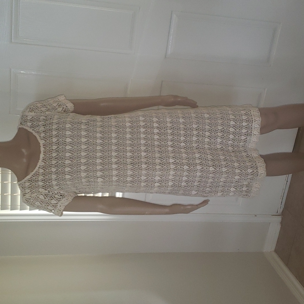 Chico's M leaf pattern eyelet over taupe slip midi